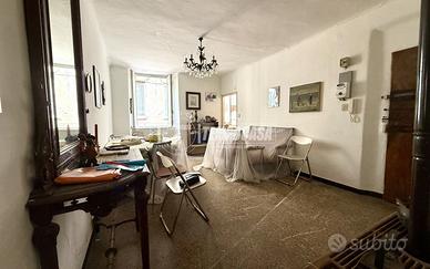 Appartamento a Genova Via Paglia 3 locali