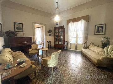 Rif.lu307| palazzo francofonte