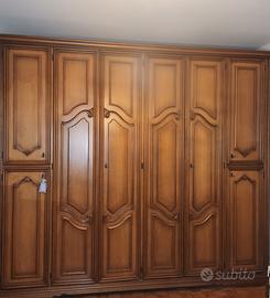 Armadio classico in noce massello