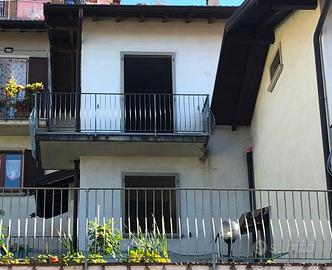 Villetta al rustico con box di 40 mq e giardino