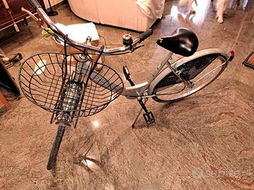 Bici Donna da Passeggio con Cestino