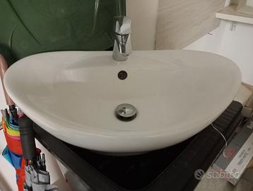 Arredamento vario chiusura attività