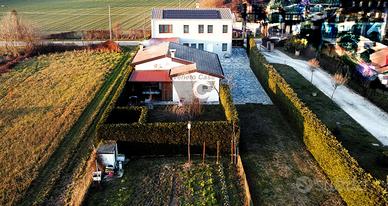 VIGONOVO - VILLA CON DEPANDANCE E PARCO