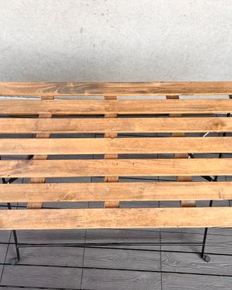 Tavolo da giardino o terrazzo