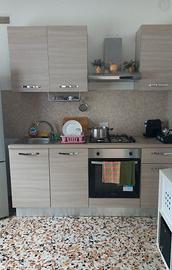 Mobili praticamente nuovi