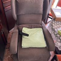 Poltrona con movimenti per anziani