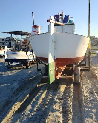 Barca da pesca con licenza completa