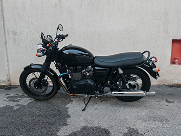 Triumph Bonneville t100 black edition