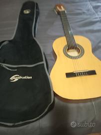 Chitarra acustica 