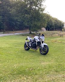 Suzuki GSR750