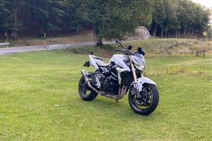 Suzuki GSR750