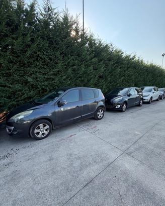 RENAULT SCENIC DEL 2011 PER RICAMBI