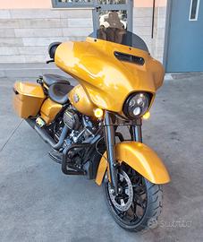 Harley-davidson Touring Street Glide Gold 114