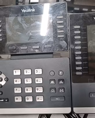 CENTRALINO VOIP YEASTAR: CENTRALINO + 5 TELEFONI