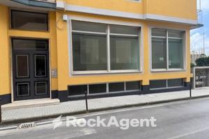 LOCALE COMMERCIALE IN CENTRO