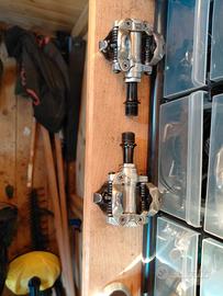 pedali shimano doppio attacco