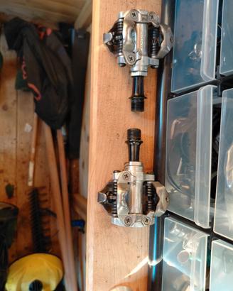 pedali shimano doppio attacco
