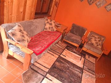 Divano + 2 poltrone in pino massello stile baita –