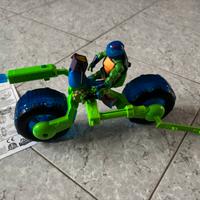 Moto e personaggio Leonardo Tartarughe Ninja