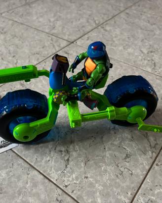 Moto e personaggio Leonardo Tartarughe Ninja
