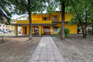 VILLA BIFAMILIARE CON GIARDINO PRIVATO