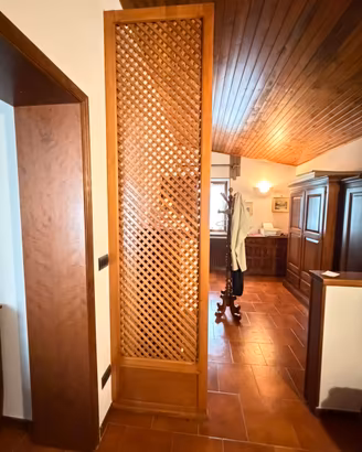 PANNELLO DIVISORIO IN LEGNO A GRIGLIA
