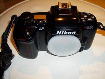 NIKON MACCHINA FOTOGRAFICA