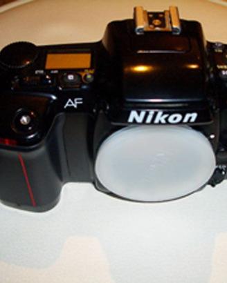 NIKON MACCHINA FOTOGRAFICA