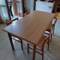 tavolo con sedie