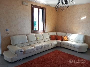 divano ad angolo bianco in pelle 7 posti