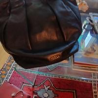 borsa in pelle nera di FURLA