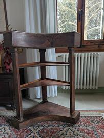 Angoliera antica in noce