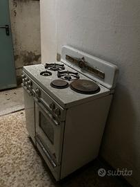 Cucina a gas vintage anni 60 da ritirare in loco