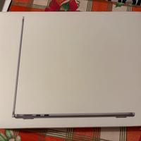 MacBook Air da 13,6” con chip  Apple M2