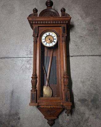 Orologio antico da parete a pendolo per restauro