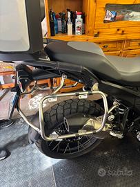 Supporti valigie GS 1300