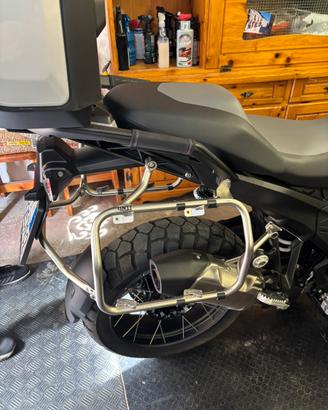Supporti valigie GS 1300
