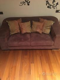 Divano in pelle marrone