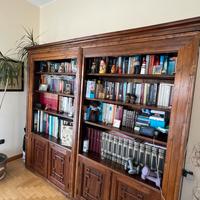 Libreria in legno massello antica