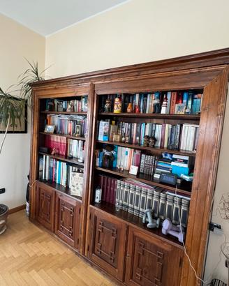 Libreria in legno massello antica