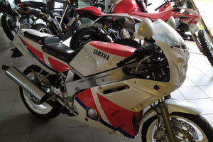 Yamaha fzr 600 genesis