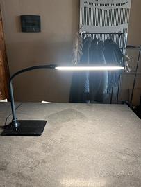 Lampada LED regolabile da scrivania