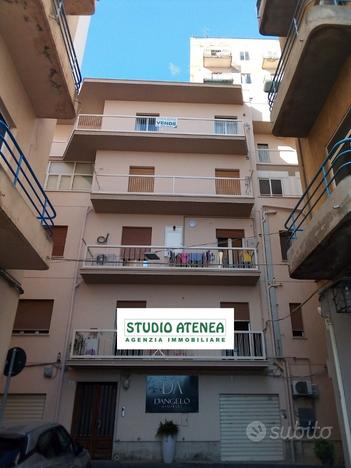 Zona Piazza Cavour 95Mq+ Terrazzo Sovrastante