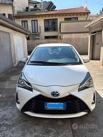 Toyota Yaris Hybrid 1.5 – Perfette condizioni