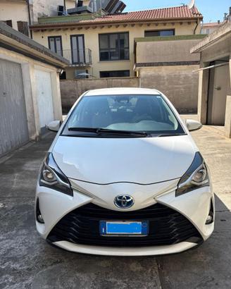 Toyota Yaris Hybrid 1.5 – Perfette condizioni