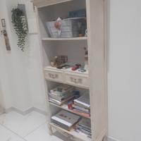 Libreria shabby in legno