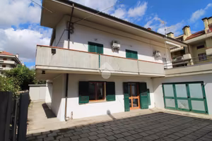 3 LOCALI A TERAMO