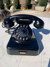 Telefono antico di bachelite da collezione