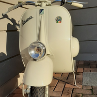 Vecchia vespa, anche da sistemare