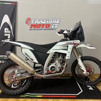 AJP PR7 650 Adventure con Kit Racing